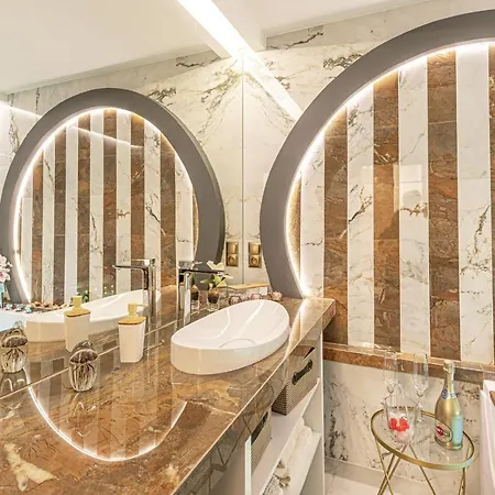 ホテル Promienisty Apartament クラクフ